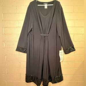 Onyx note Black Robe with Accents